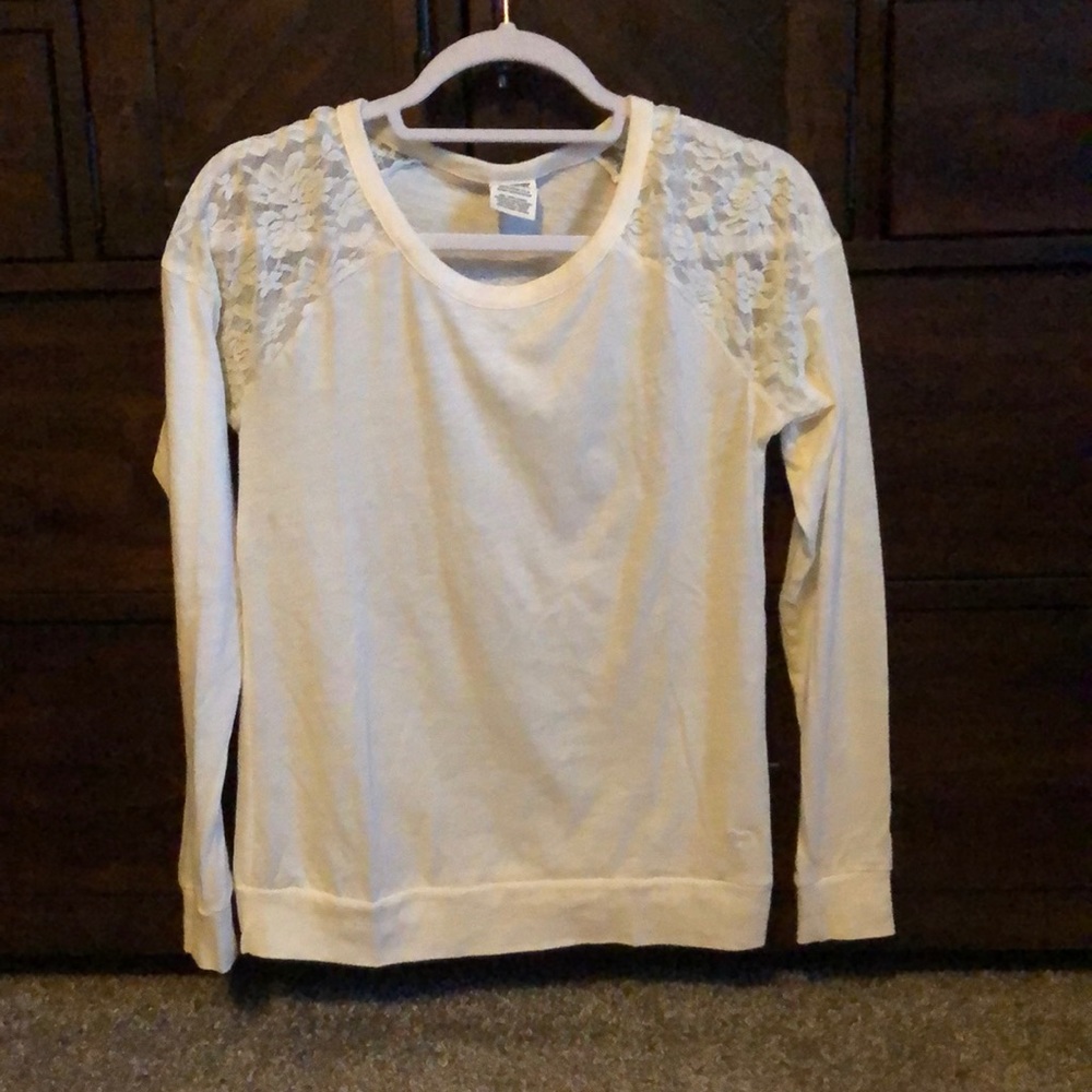 VS pink. Long sleeve tee.